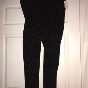 Cute black leggings with design